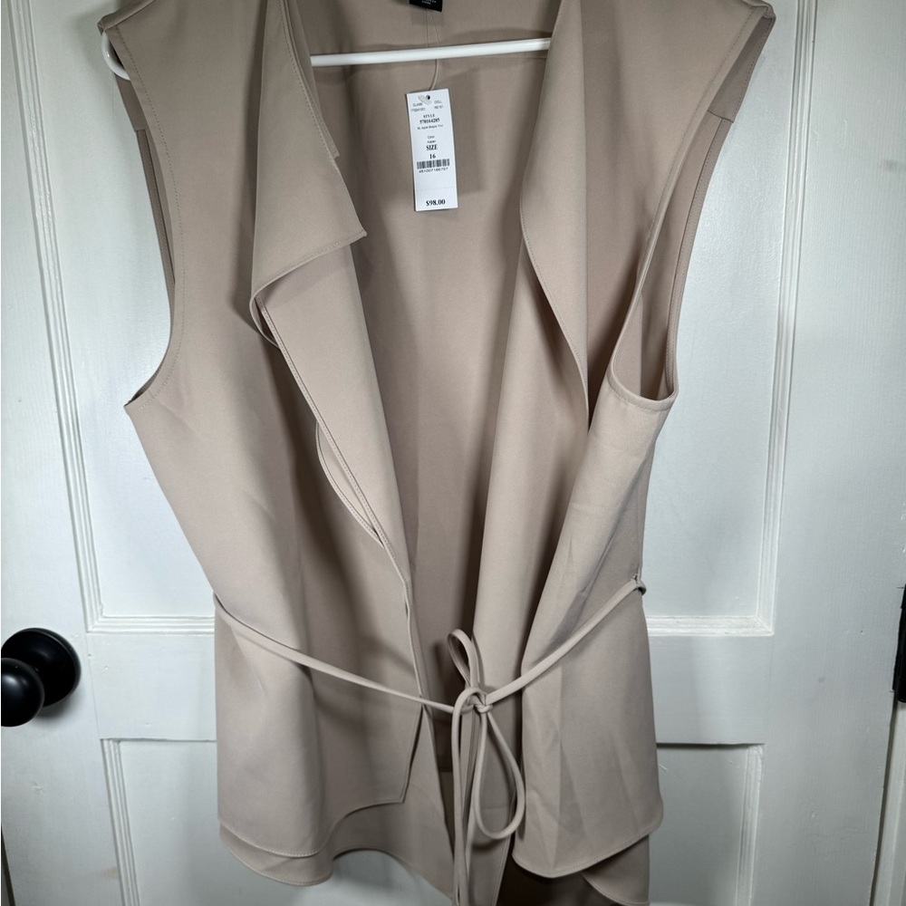 White House Black Market Sleeveless Drape‎ Front Belted Vest in Beige NWT, Sz 16